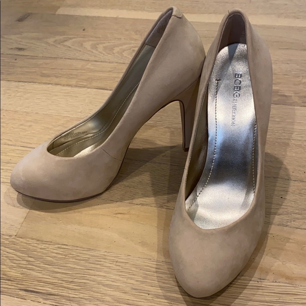 BCBG Eneration Tan Suede Heels 6.5